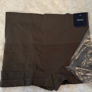 SPANX Olive/Taupe Seamless Shaping Boy Shorts